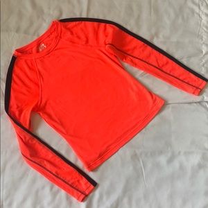 Activewear long sleeve.